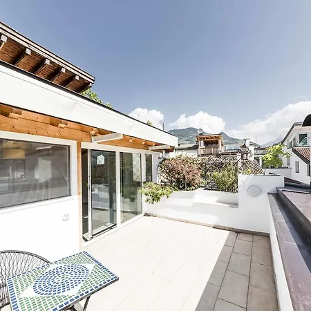 Cooper L Goethe Apartment Bolzano