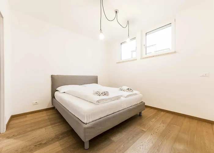 Cooper L Goethe * Bolzano